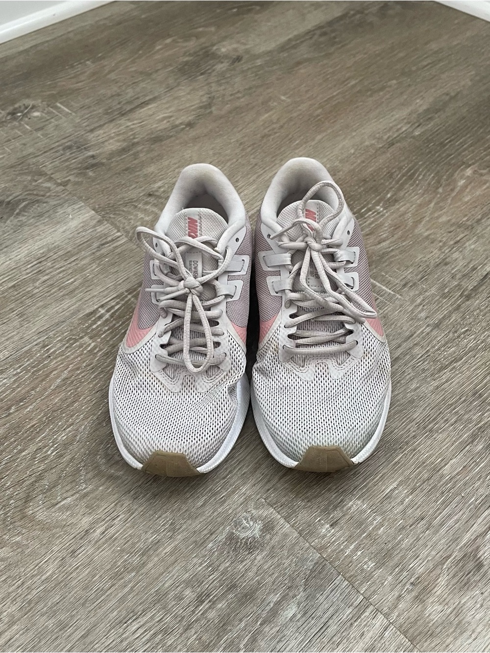 Nike Women’s Air Zoom Running Sneakers White Pink Athletic Shoes Size 8.5
